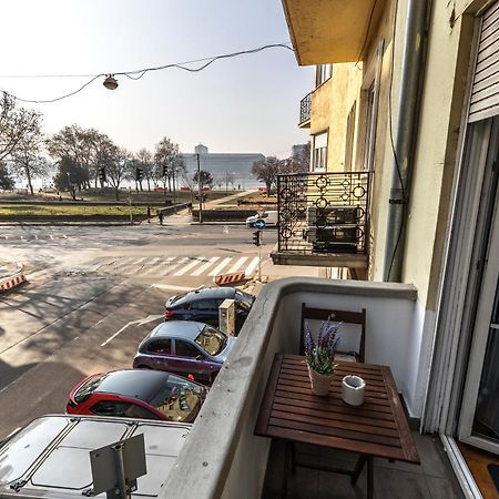 Bright & Spacious Riverside Apartment With Balcony Budapest Luaran gambar