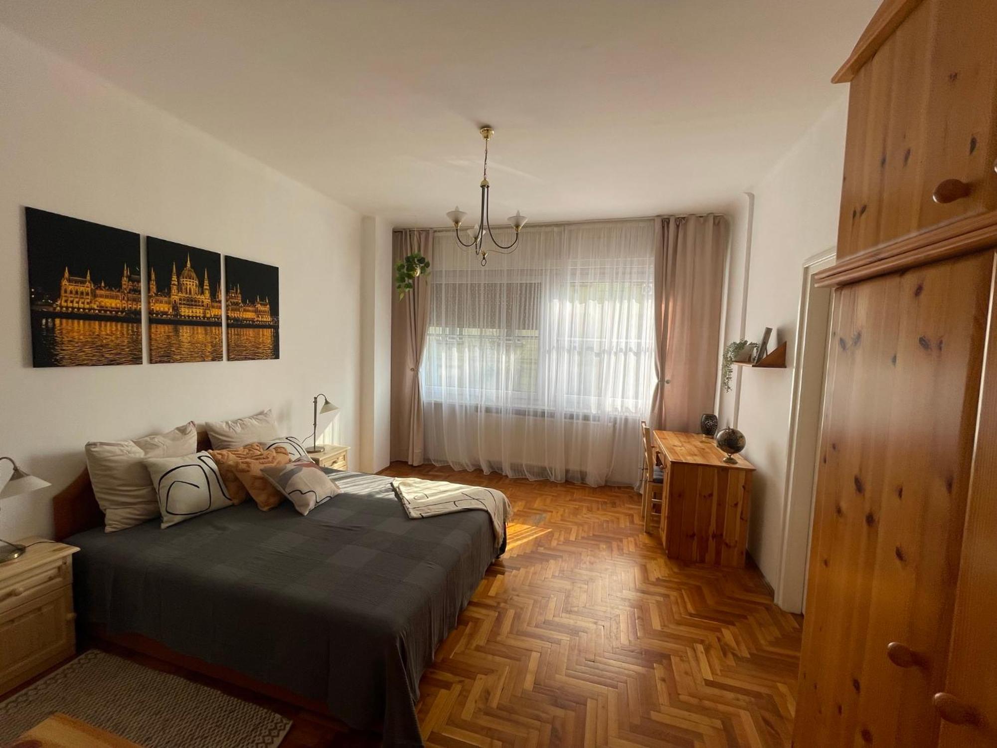 Bright & Spacious Riverside Apartment With Balcony Budapest Luaran gambar