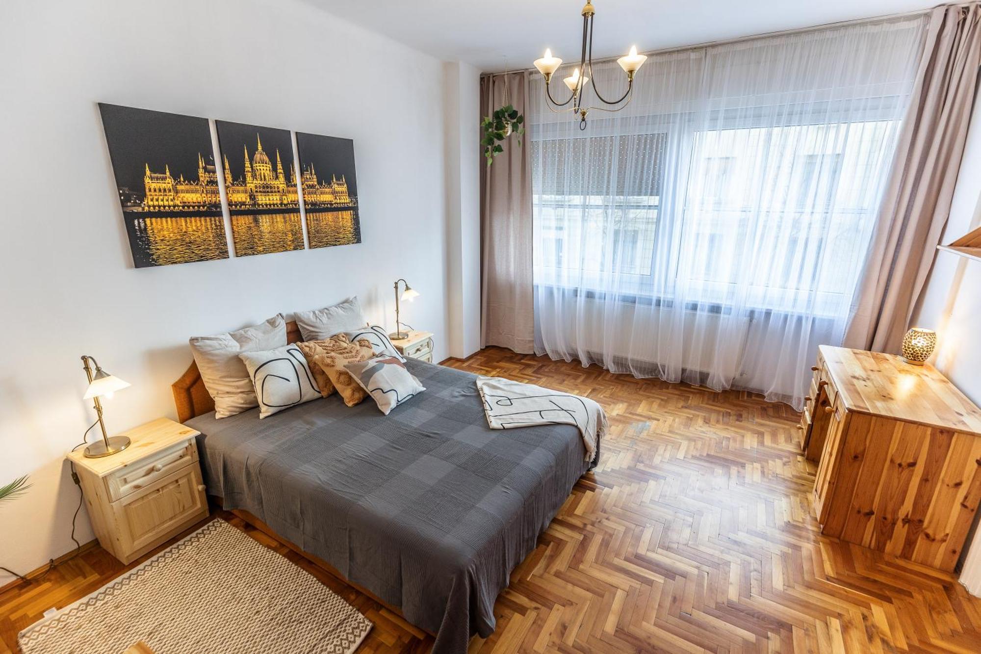 Bright & Spacious Riverside Apartment With Balcony Budapest Luaran gambar