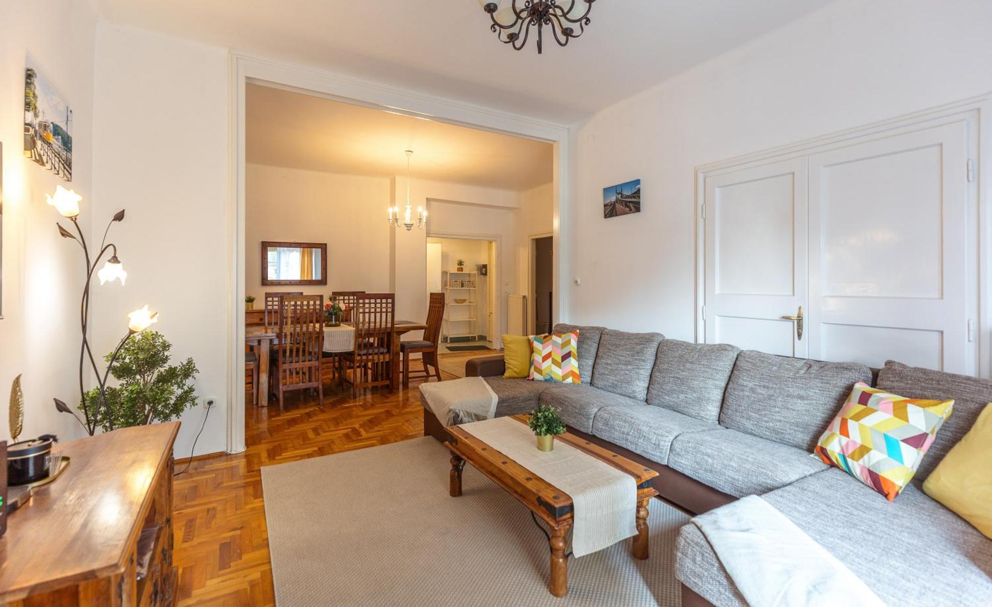 Bright & Spacious Riverside Apartment With Balcony Budapest Luaran gambar