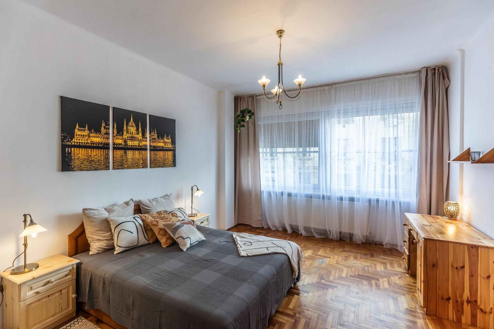 Bright & Spacious Riverside Apartment With Balcony Budapest Luaran gambar