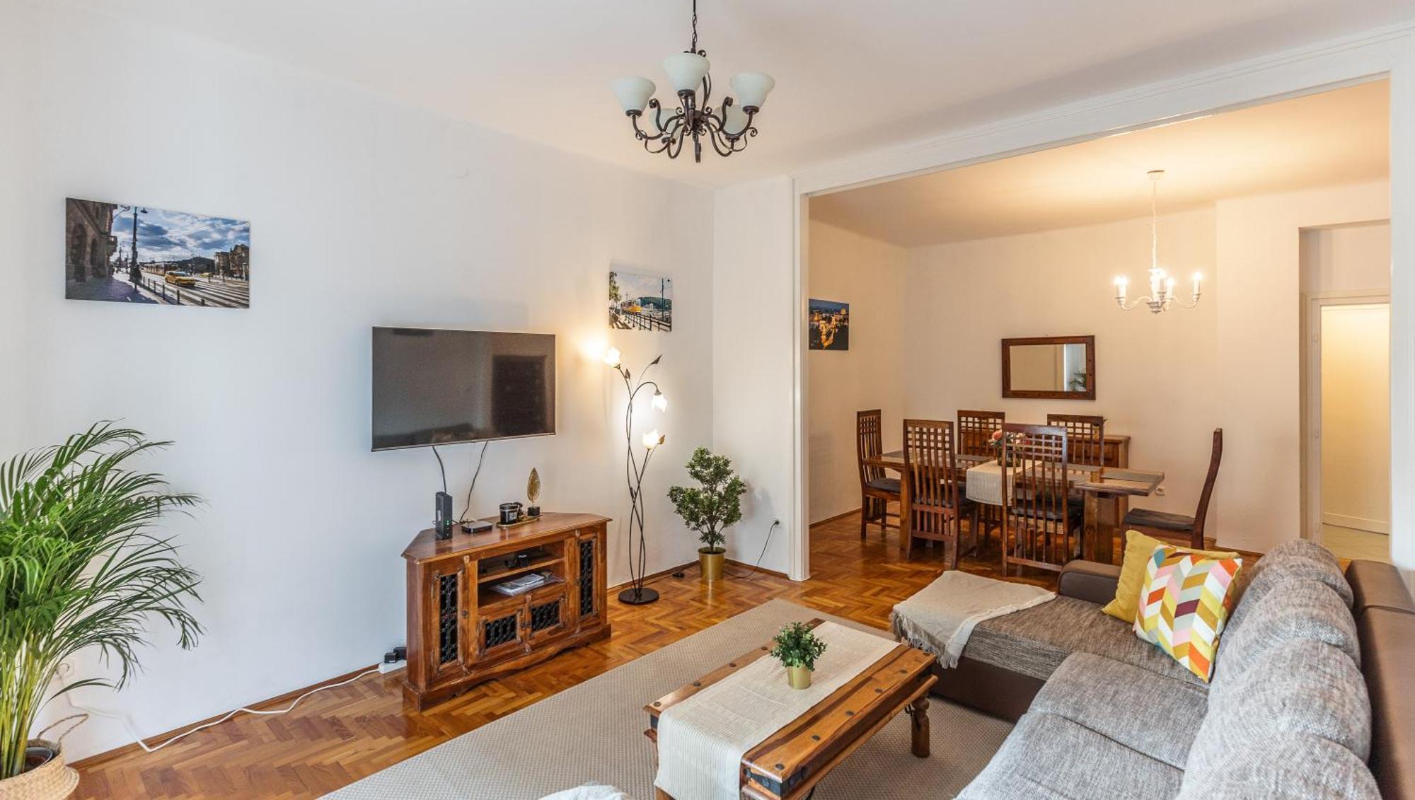 Bright & Spacious Riverside Apartment With Balcony Budapest Luaran gambar