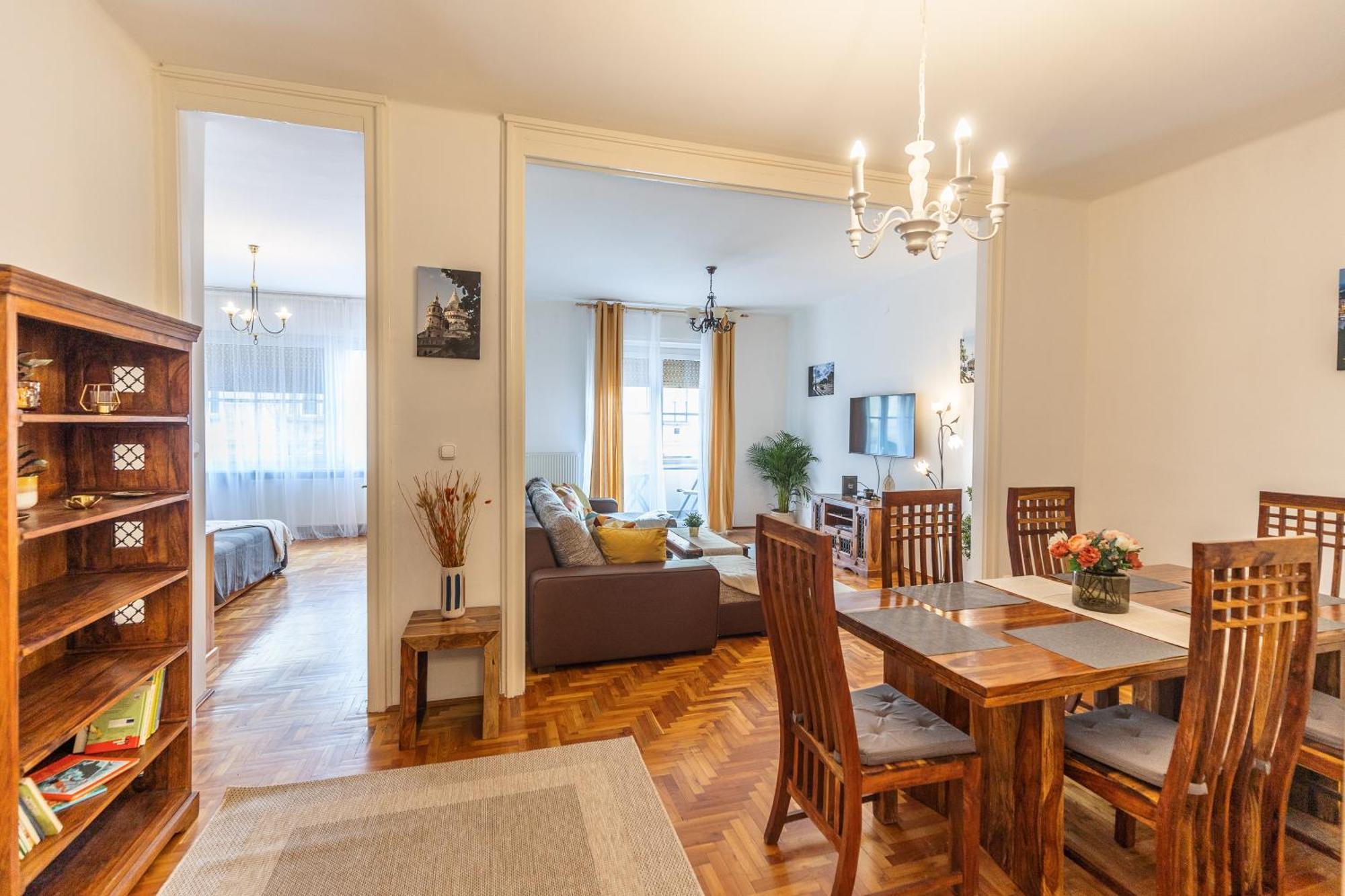 Bright & Spacious Riverside Apartment With Balcony Budapest Luaran gambar