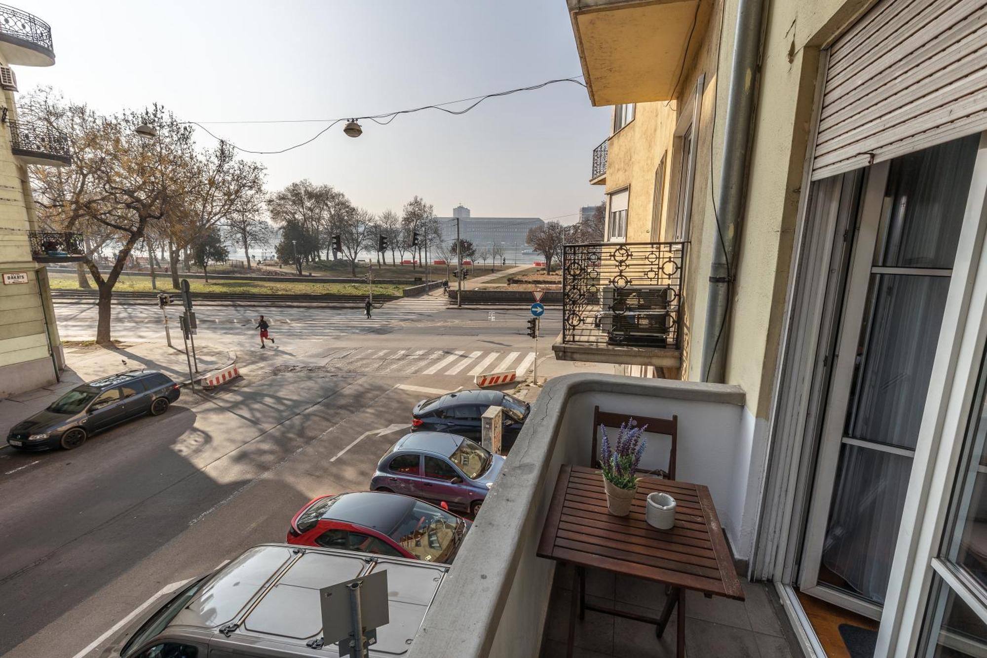 Bright & Spacious Riverside Apartment With Balcony Budapest Luaran gambar