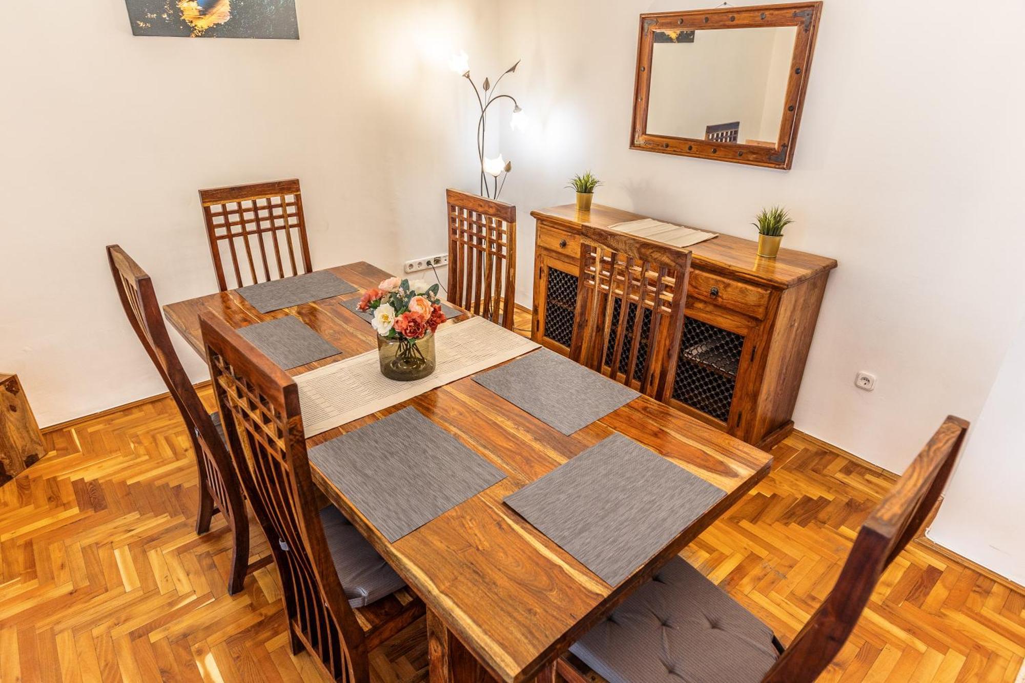 Bright & Spacious Riverside Apartment With Balcony Budapest Luaran gambar