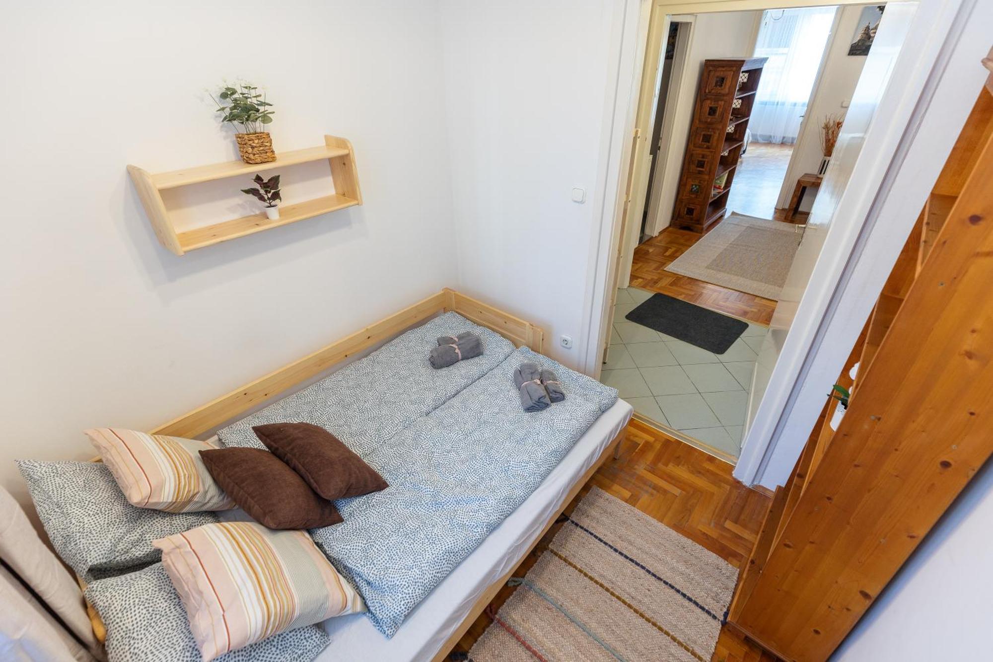 Bright & Spacious Riverside Apartment With Balcony Budapest Luaran gambar